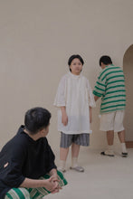 Load image into Gallery viewer, XL BOX TEE
